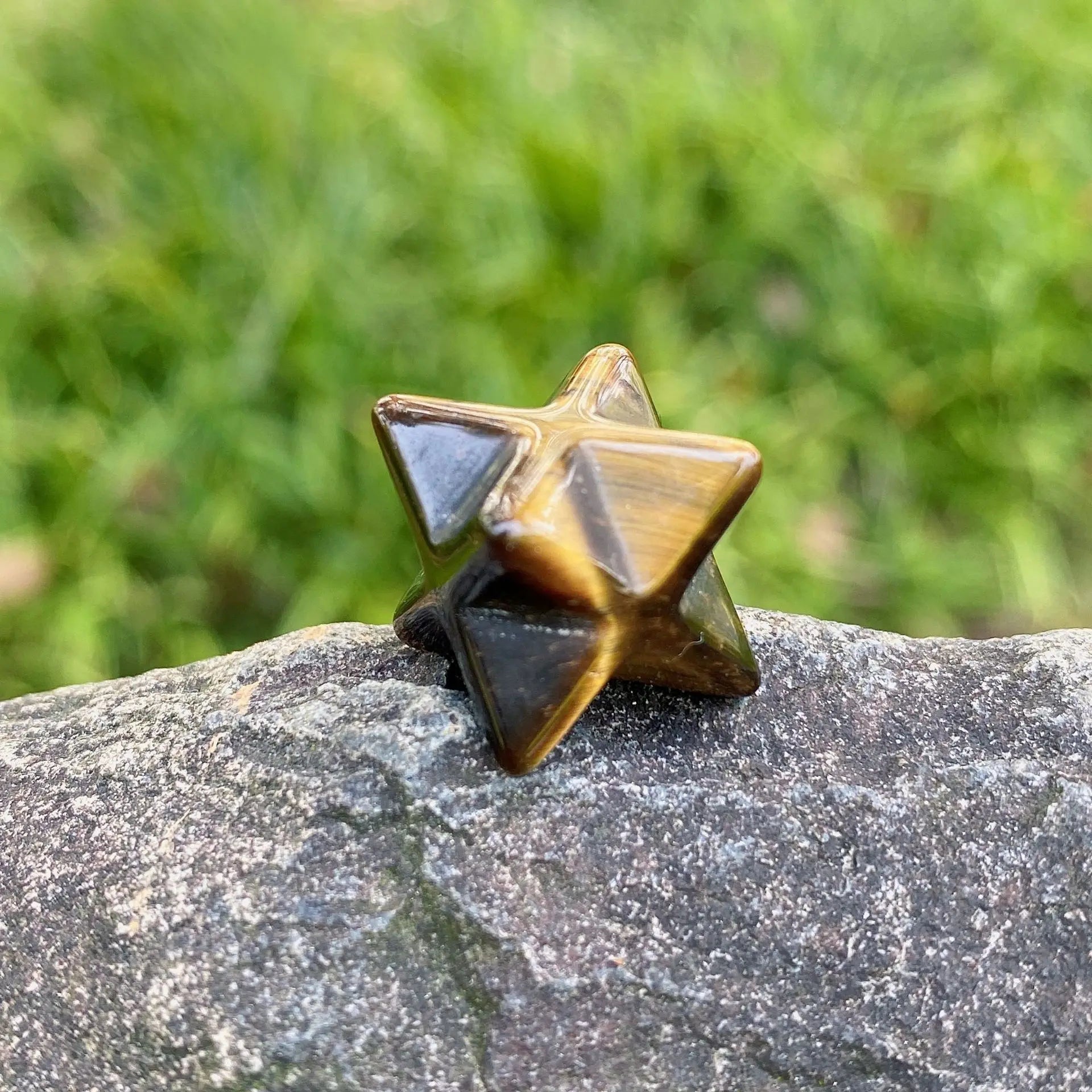 Healing Crystals: Natural Stone Merkaba Star - Sacred Meditation Energy Crystal