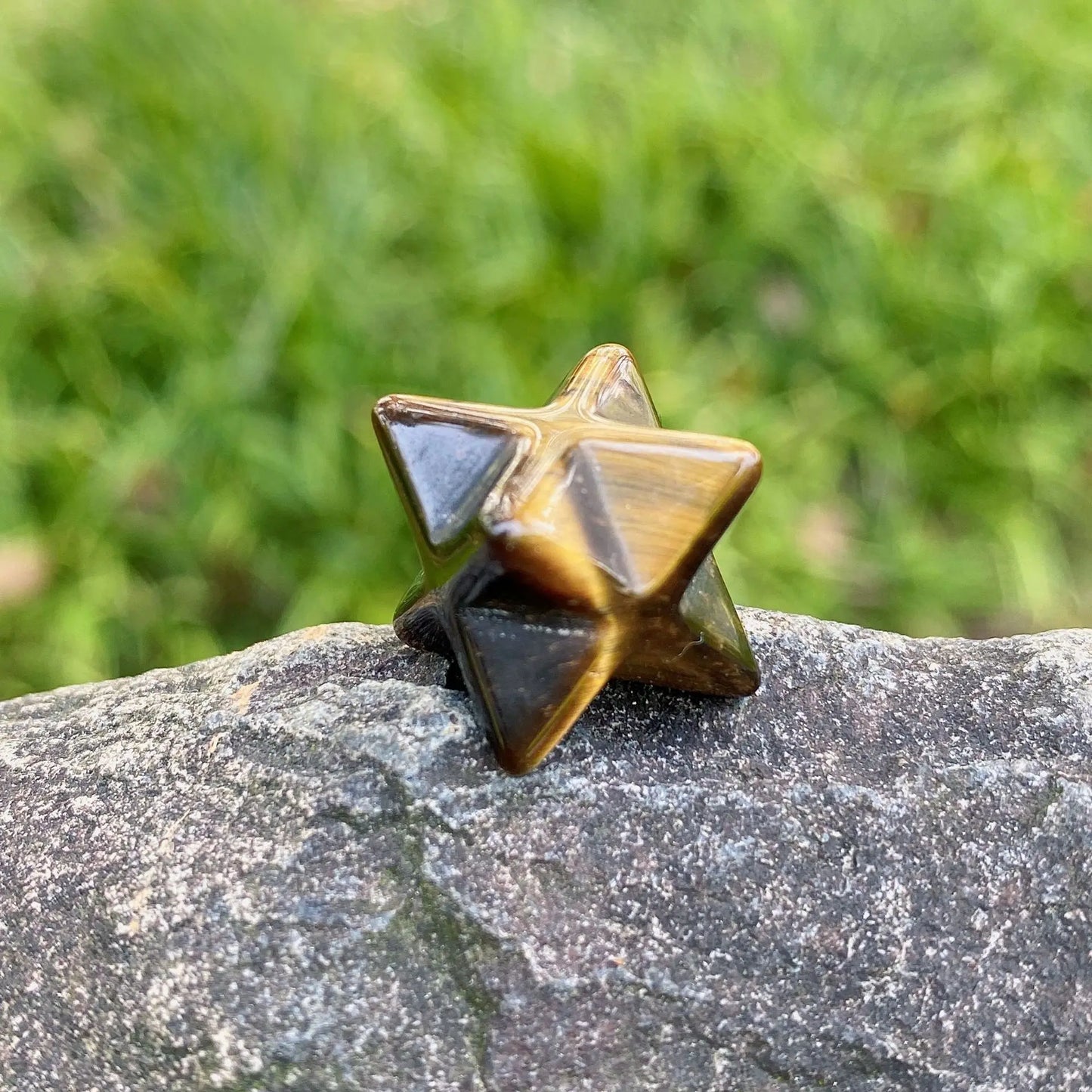 Healing Crystals: Natural Stone Merkaba Star - Sacred Meditation Energy Crystal