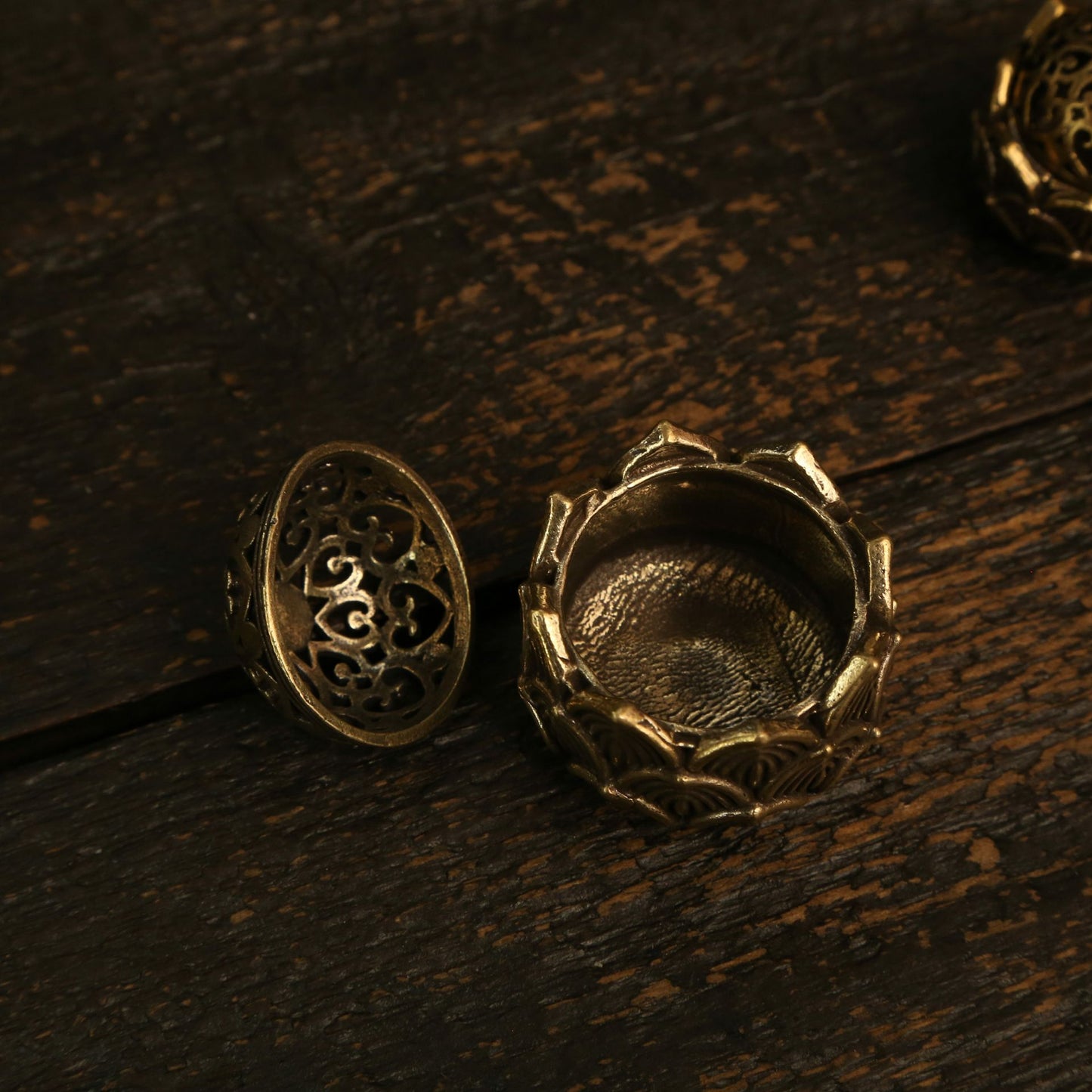 Incense Holder: Lotus Incense Cone Holder - Zen Decor for Home & Office