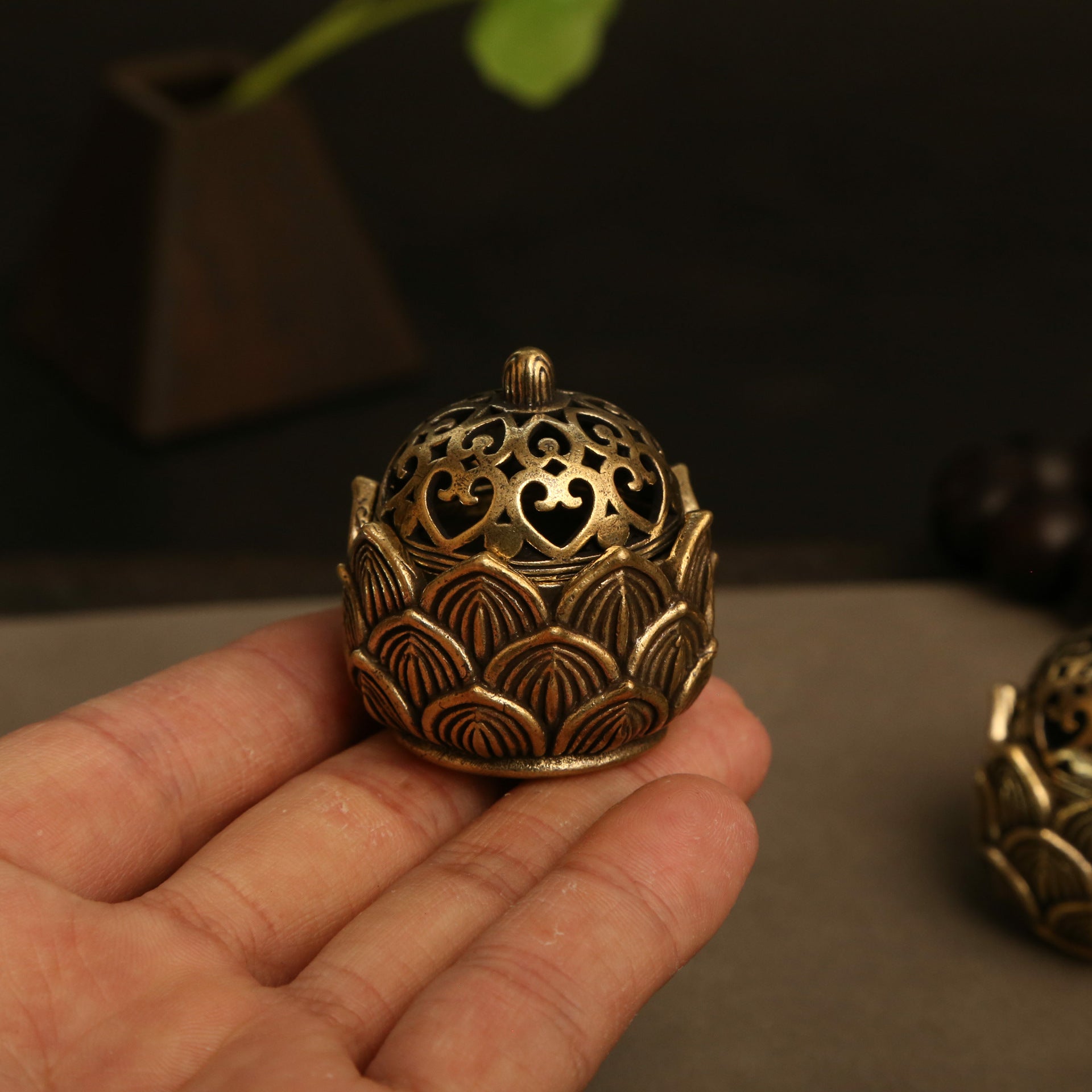 Incense Holder: Lotus Incense Cone Holder - Zen Decor for Home & Office